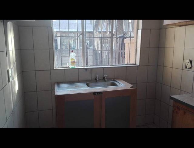 1 BEDROOM PROPERTY TO RENT IN SELECTION PARK